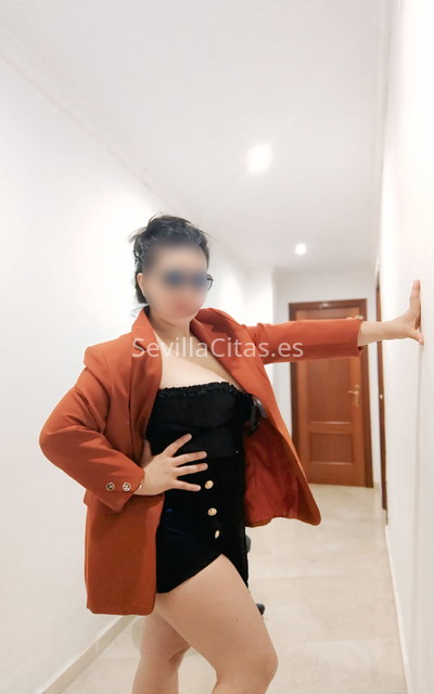 Antonia, elegante y carismática. 641184545. Citas en SEVILLA, SEVILLA. www.sevillacitas.es.