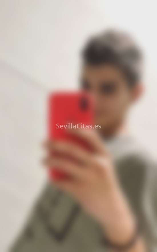 Alejandro, recién llegado a la ciudad. 648100675. Citas en SEVILLA, SEVILLA. www.sevillacitas.es.
