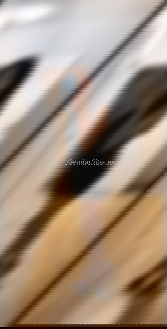 Ángela, estudiante con don de gentes. 663412544. Citas en SEVILLA, SEVILLA. www.sevillacitas.es.