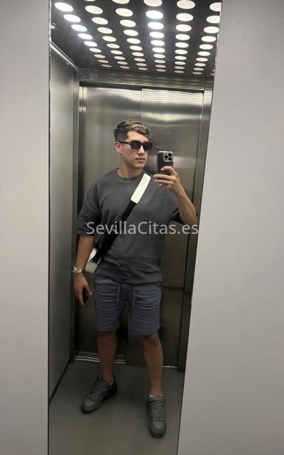 Juan Andrés, recién llegado a la ciudad . 627088175. Citas en SEVILLA, SEVILLA. www.sevillacitas.es.