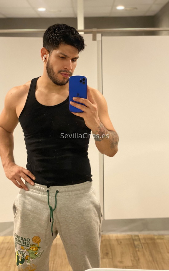 Daniel, latino recién llegado. 627275163. Citas en SEVILLA, SEVILLA. www.sevillacitas.es.