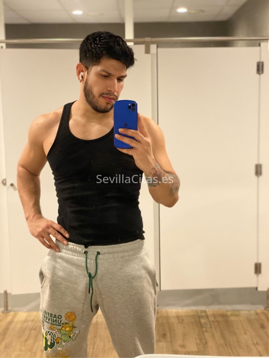 Daniel, latino recién llegado. 627275163. Citas en SEVILLA, SEVILLA. www.sevillacitas.es.