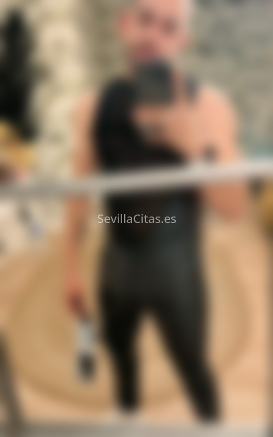 Santiago, latino. 612553224. Citas en SEVILLA, SEVILLA. www.sevillacitas.es.