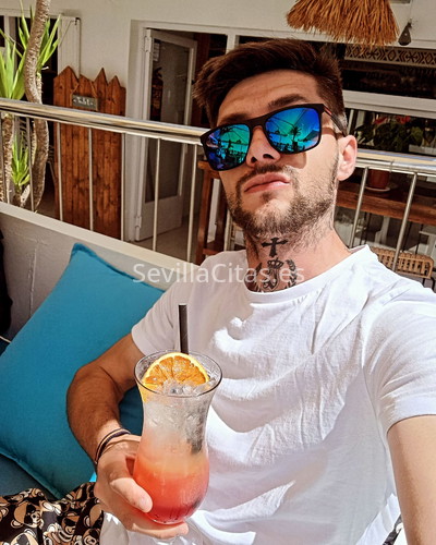 Andaluz enrollado. 613218116. Citas en SEVILLA, SEVILLA. www.sevillacitas.es.